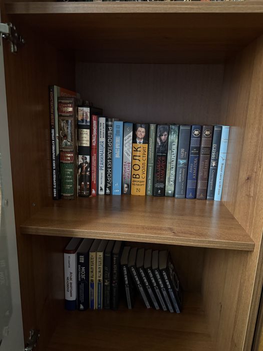 Продам книги и фигурки