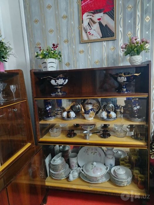 Продаются 2 серванта.