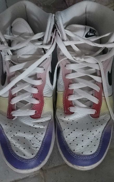 ADIDASI JORDAN NIKE