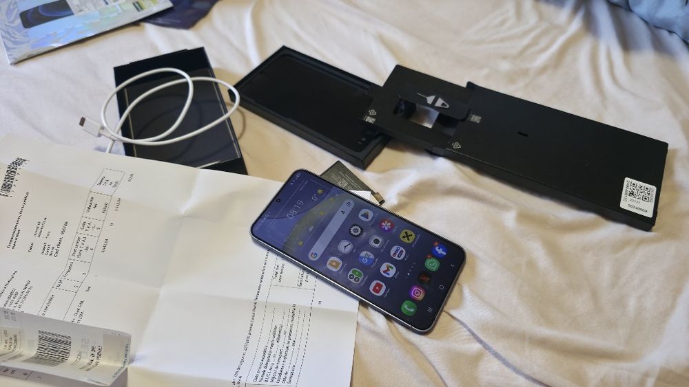 Vând Samsung s24 plus cu garanție