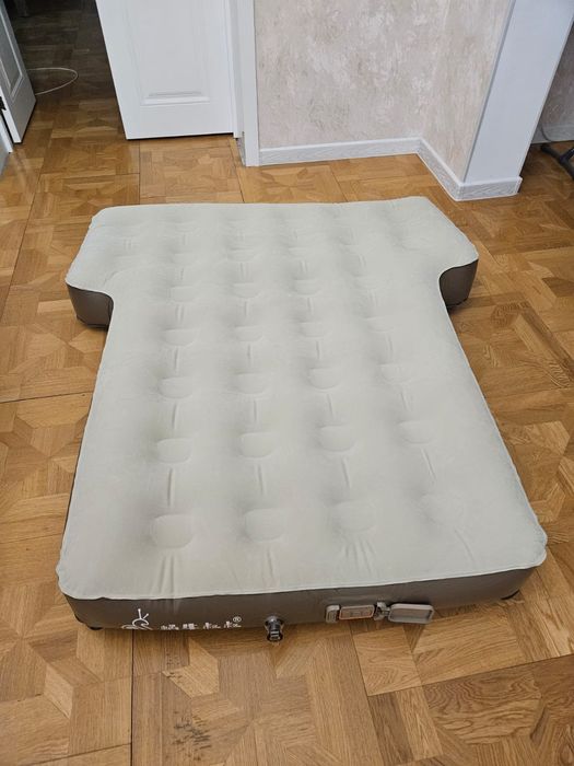 Автомобильный матрас со встроенным насосом