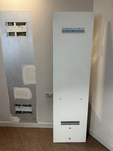 2 posturi de lucru perfecte pentru deschidere salon