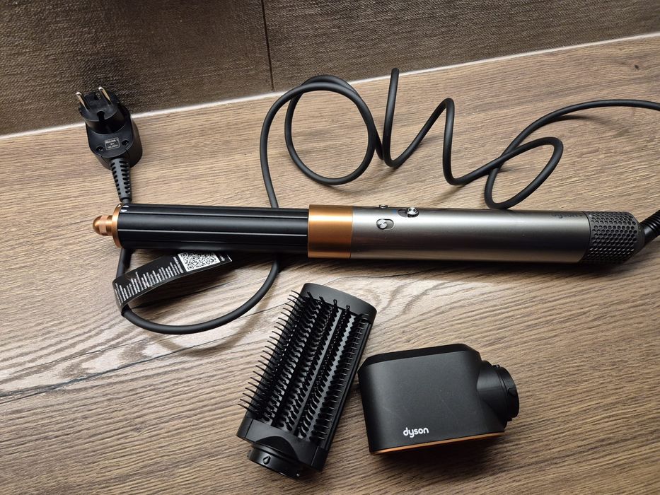 De vanzare ondulator Dyson multistyler HS02 Airwrap Origin Nichel-Cupru
 139 din 181