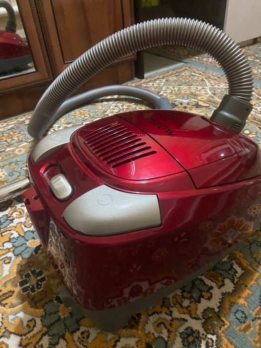 Пылесос б/у  продается