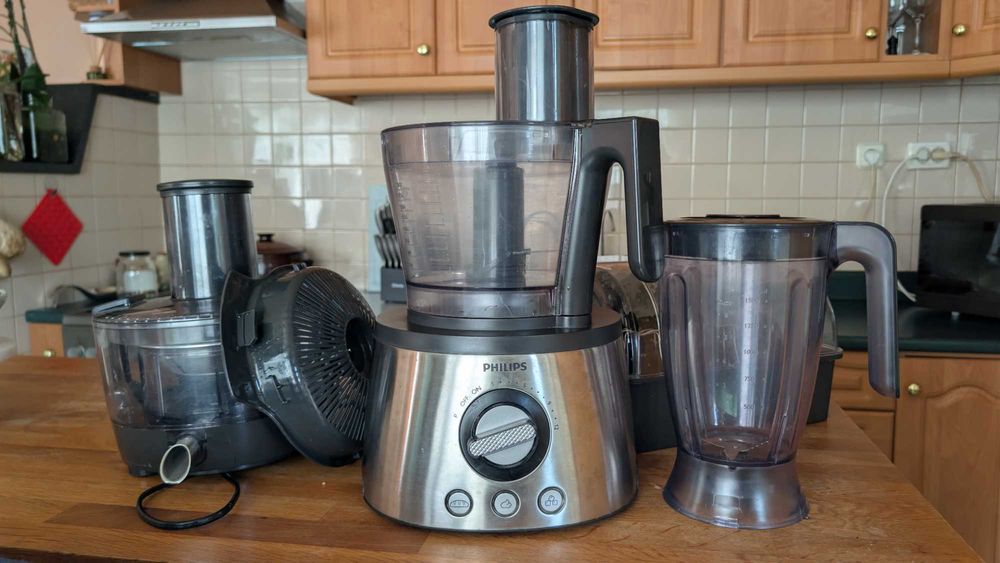 Кухненски робот Philips HR7778/00 (7000 Series) — 1300W, пълен комплект