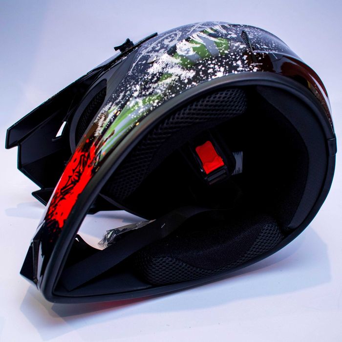 Каска подходяща за мотокрос , планински велосипед , ел. тротинетка