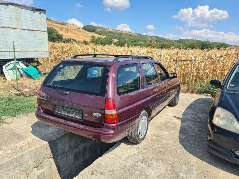 Форд Ескорт 1.6,бензин на части.