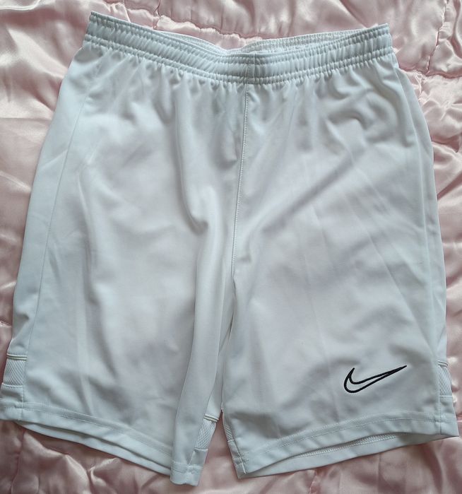 Къси панталони Nike