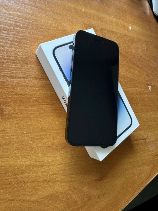 13pro iphine бял и 14pro черен