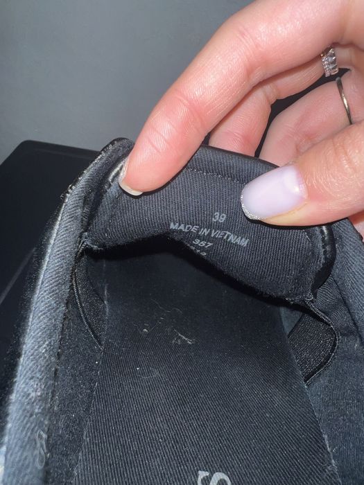 Sneakersi GUESS cu diamante