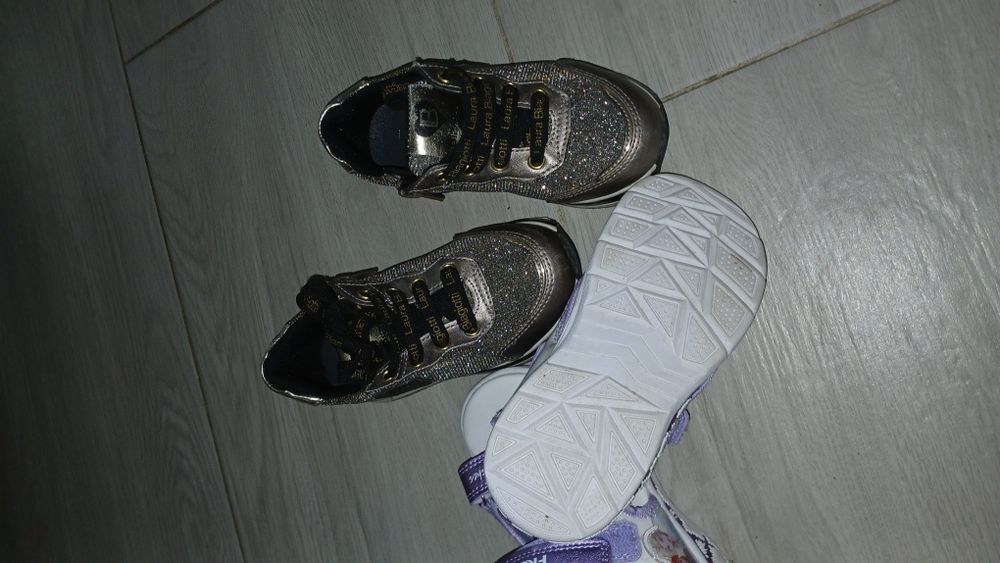 papuci nr 27 , sandale nr 29, adidaşi roz nr 28