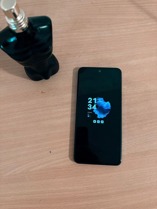 Продаю Vivo y100