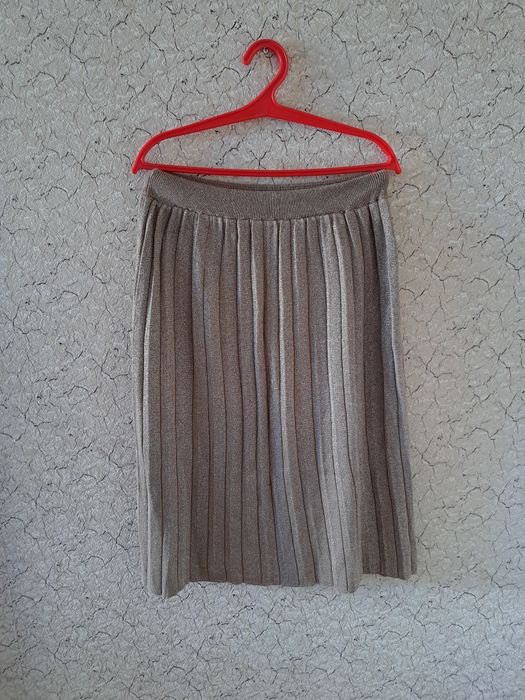 Кофта Юбка кийилмаган.