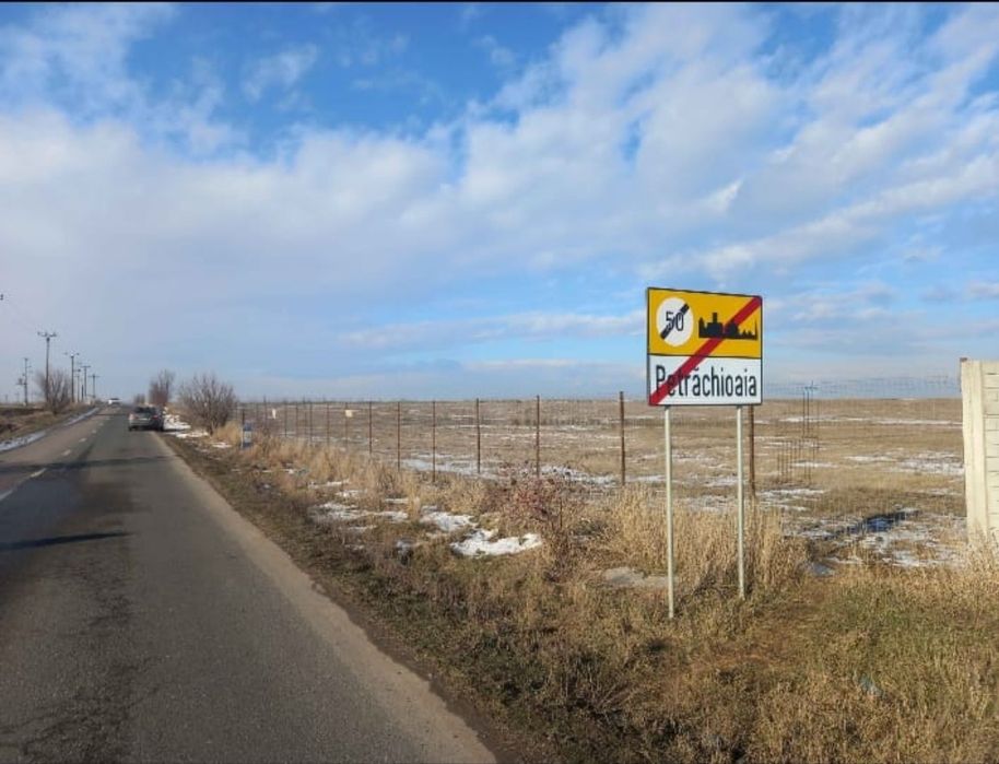 Se vinde teren 21700m²