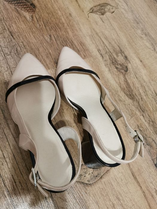 Vand pantofi eleganti