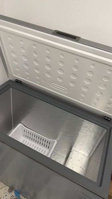 Морозильник большой