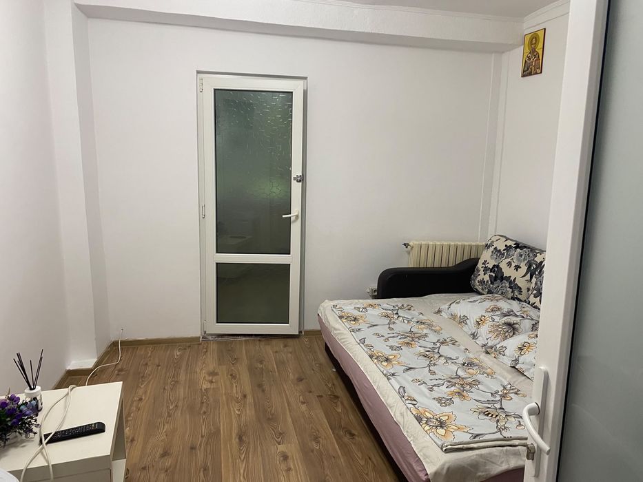 Închiriez apartament 2 camere în Mangalia – loc de parcare