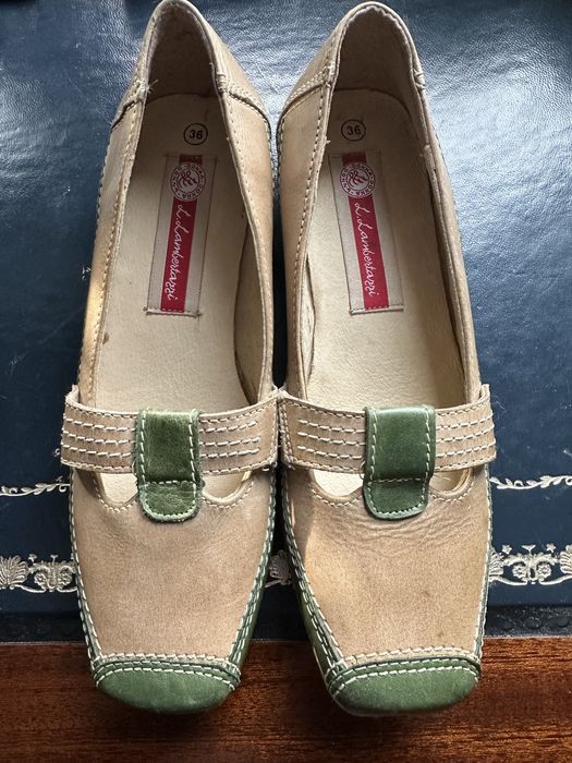 Нови кожени много леки обувки