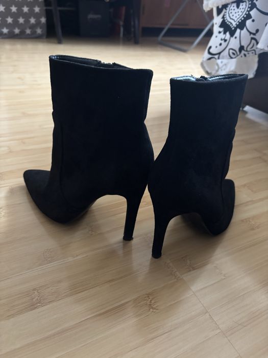 Botine cu toc inalt stiletto!