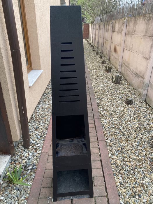 Semineu din metal pentru terasa