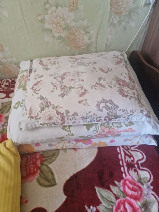 Продам подушки перьевые