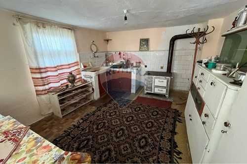 Продава се Къща в Шумен, Мътница - 100 кв.м за 561 €/кв.м - Снимка #9