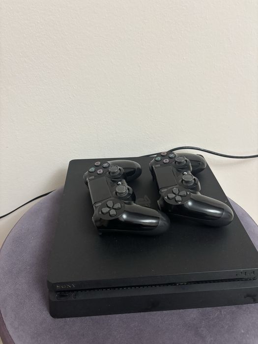 Playstation 4 slim