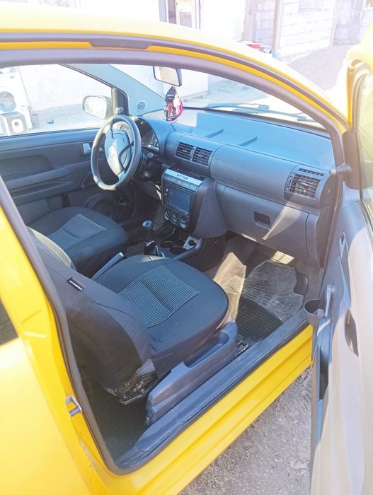 Vând Volkswagen Fox an 2011