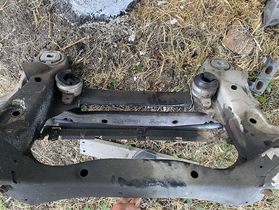 Преден мост/ стабилизираща щанга  Audi A8 D3 3.7