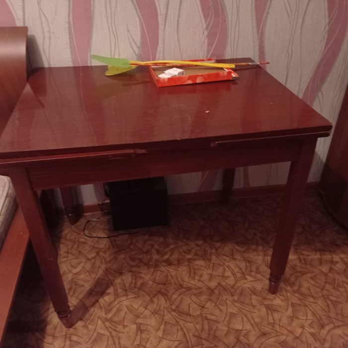 Продам мебель б/у, и морозильник