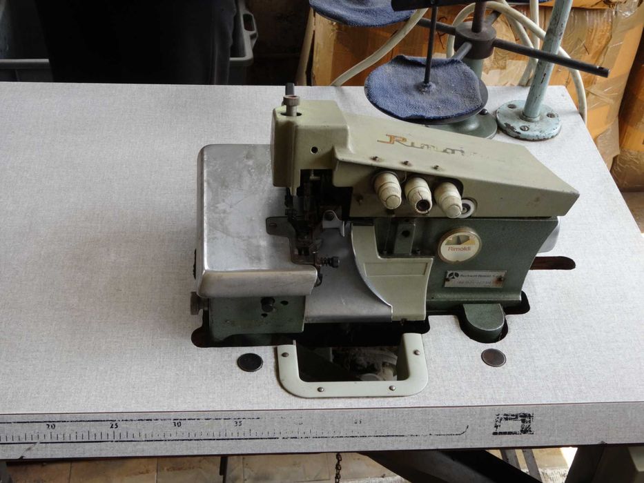 Шевна машина – 3 конечен оверлог  Rimoldi