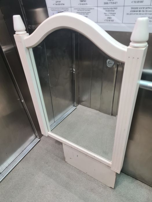 Продам зеркало в гостиную