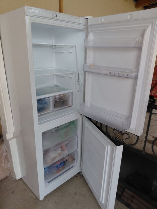 Холодильник INDESIT