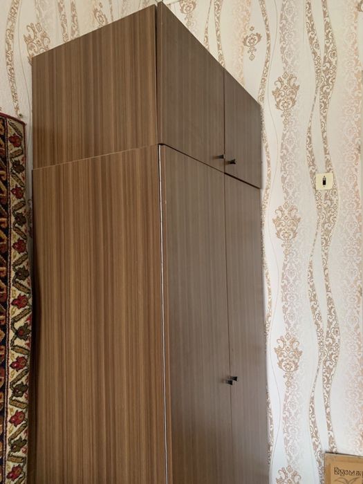 МЕБЕЛЬ: сервант, 2 тумбы  под тв, шифоньер, кух гарнитур, 2 кресла