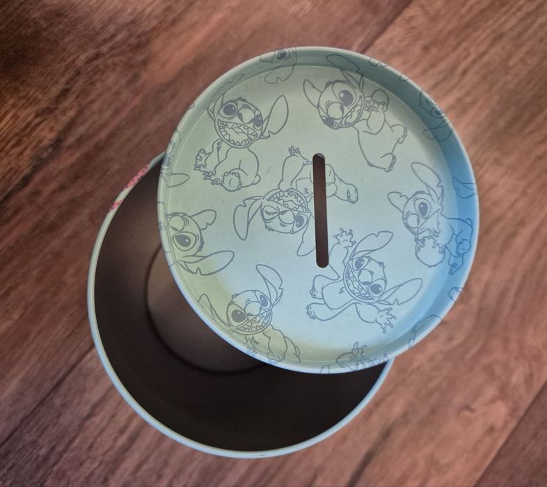 Касичка метална  .