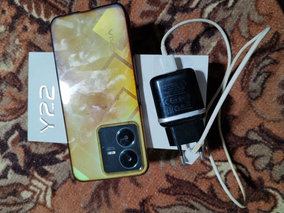 Телефон Виво Y 22