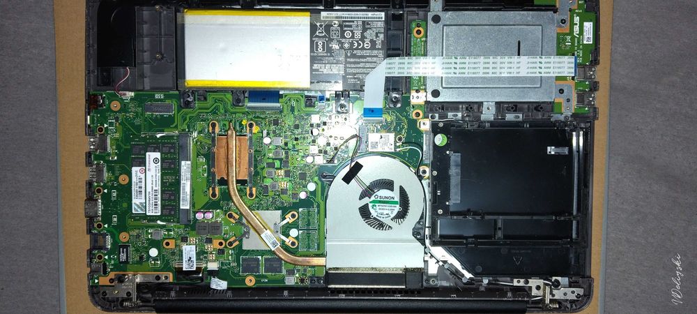 За части: Лаптоп 17.3" Asus K765U