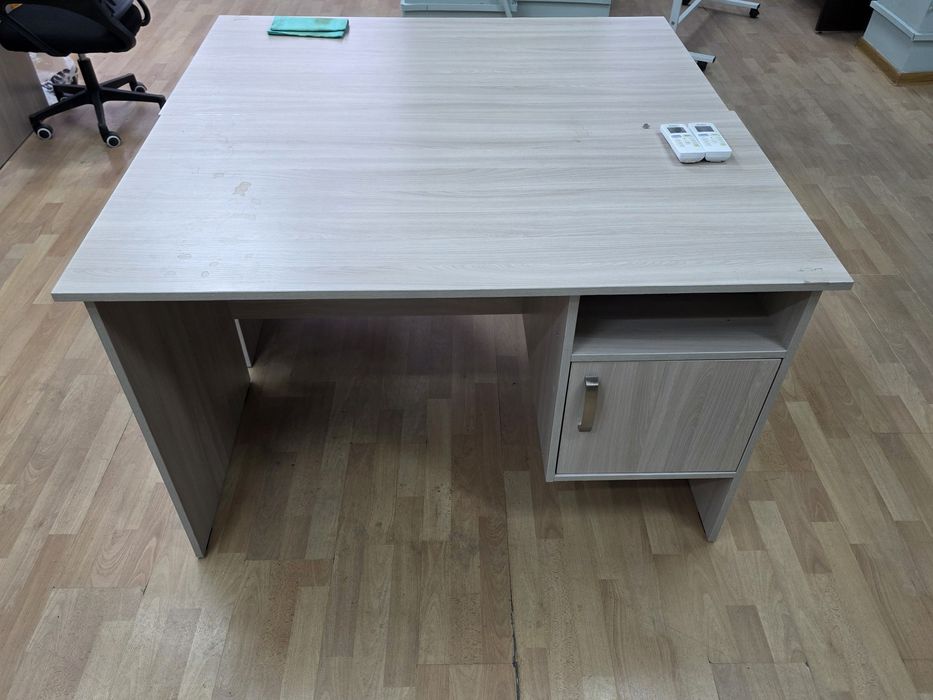 Продам офисные столы