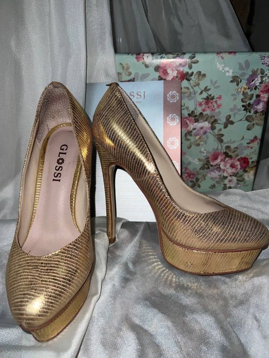 Туфли на высоких каблуках размер 36 150тыс