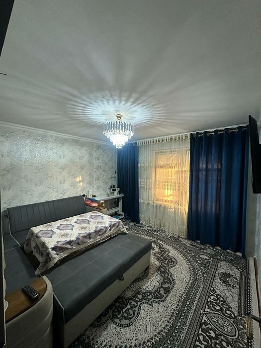 Дом 70 кв есть детская плошадка школа всё есть