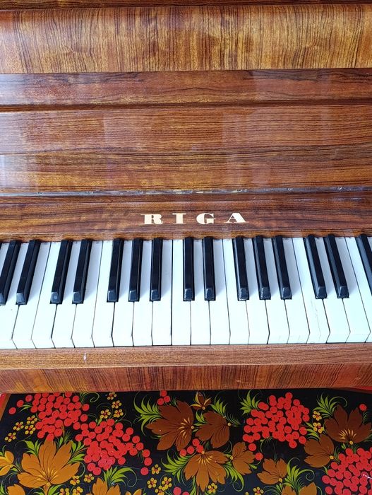 Пианино б.у. "Рига"