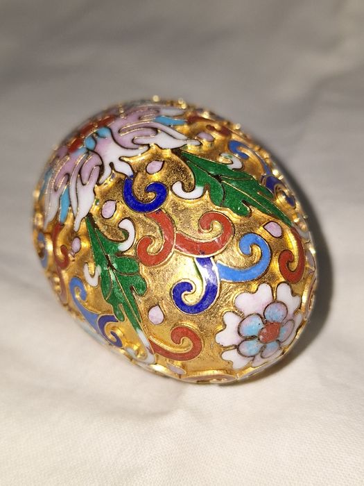 Старо яйце клоазоне с емайл и позлата