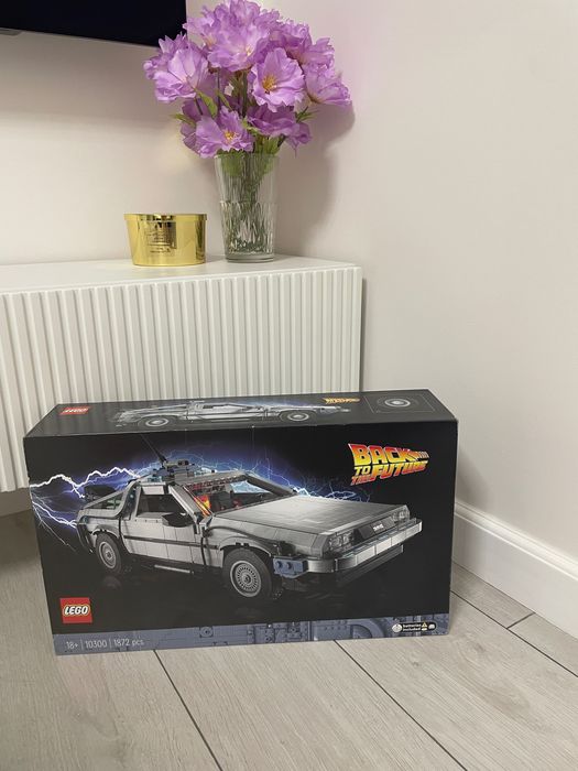 Lego 10300 DeLorean Back To The Future