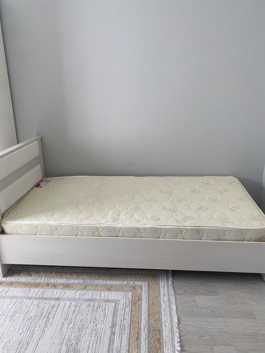 Кровать продам срочно