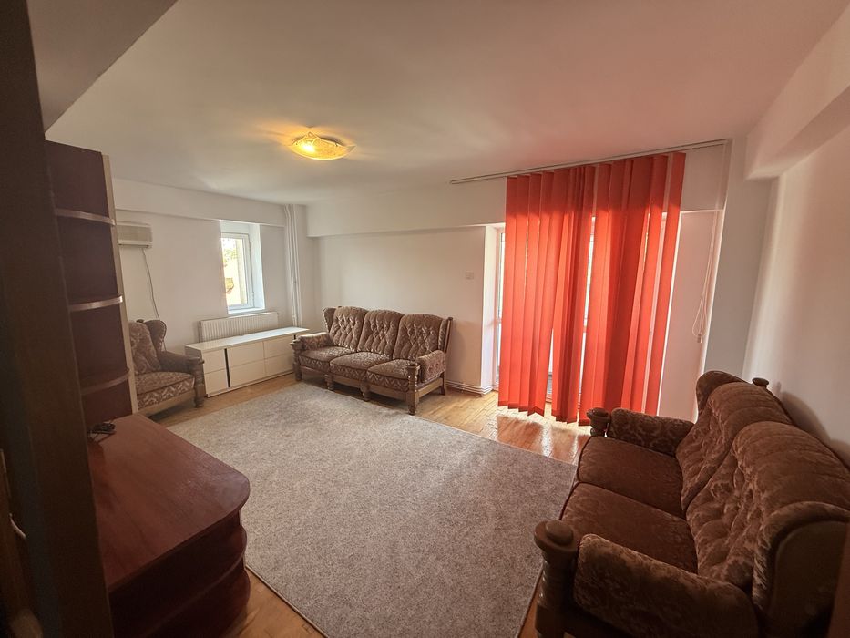 Inchiriez apartament 3 camere Piata Independentei