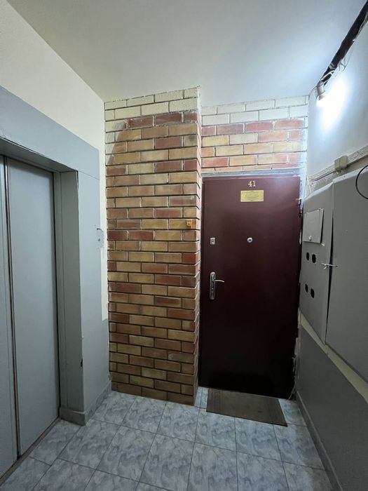 Продаётся 4-х комнатная квартира на Массиве Кушбеги, в дол дороге