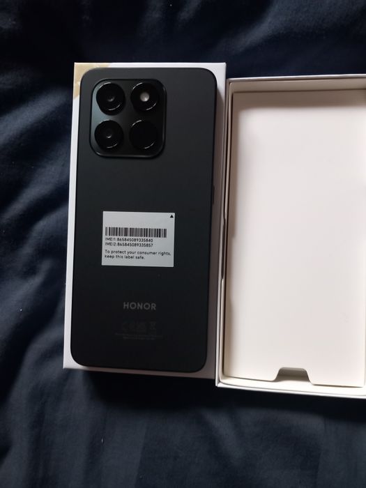 Vând  tel. Honor 400 smart nou