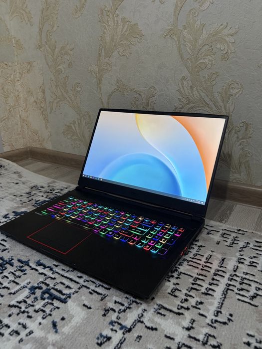 Продам игровой ноутбук Msi GE75 Raider!