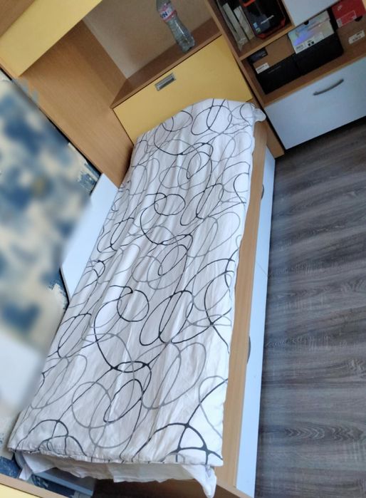 Продавам обзавеждане за детско - юношеска стая