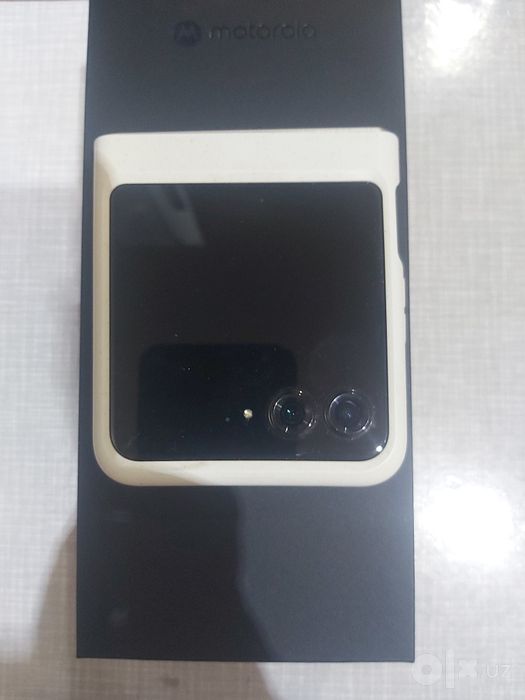 Motorola razr 60  256г б/у в отличном состоянии